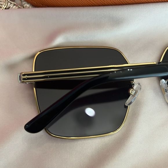 Tory Burch shiny gold sunglasses - Picture 4 of 9